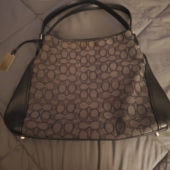 Edie Shoulder Bag 31 In Signature Jacquard - Picture 2 of 12